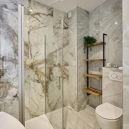 - 11 Listopada 70c * シフィノウイシチェ